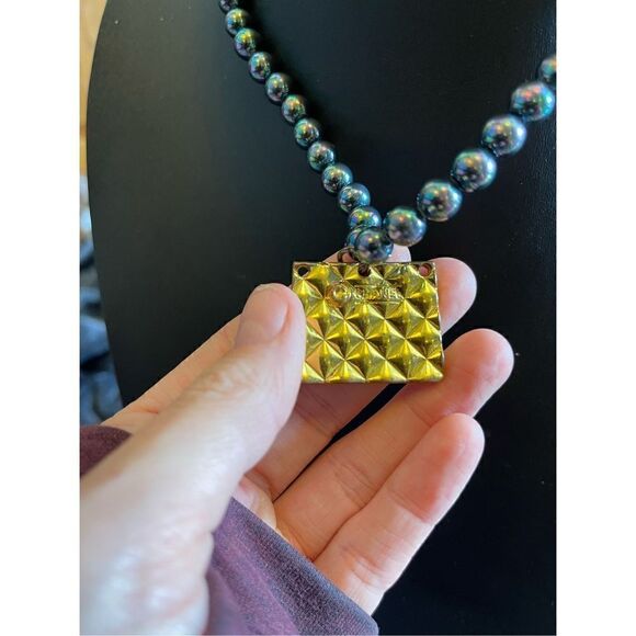 C*h*a*n*e*l Choker  - Picture 3 of 5